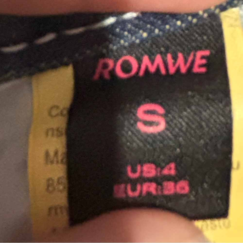 ROMWE Straight Leg Jeans with Distressed Star Patches - Picture 3 of 3